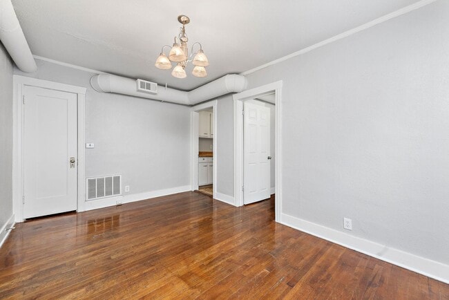 Photo - 4201 KENWOOD