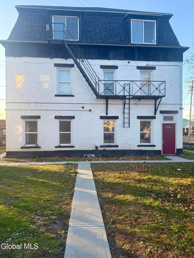 Photo - 290 2nd Ave Unidad 3
