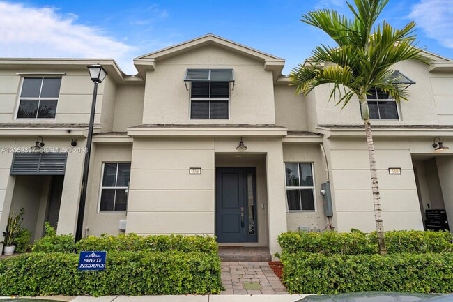 Photo - 336 NW 8th Ct