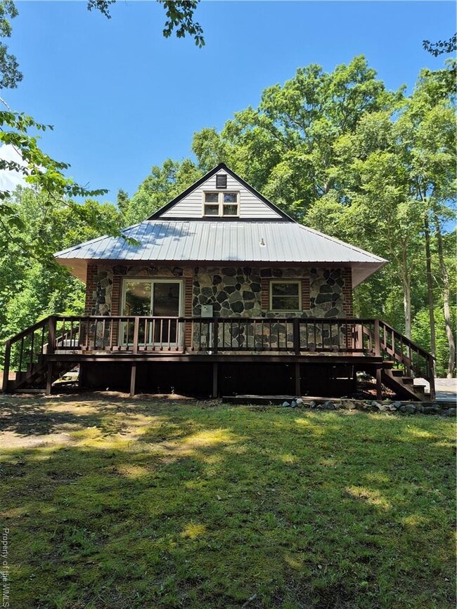 Photo - 9050 Higgins Rd