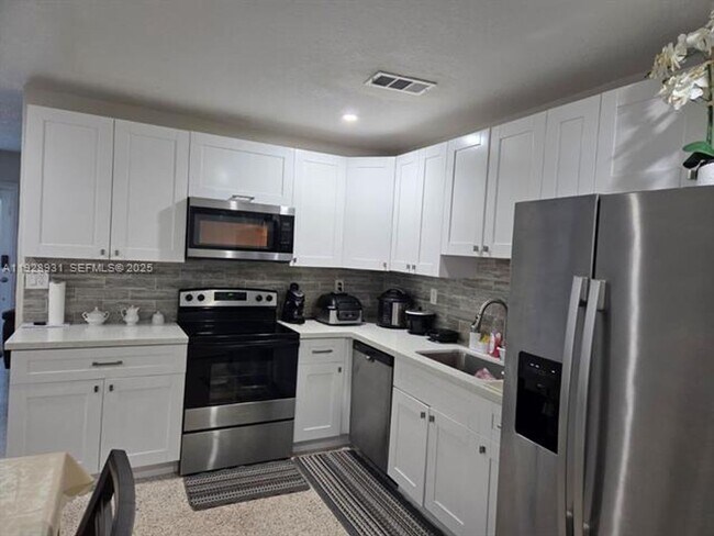 Photo - 9228 SW 37th St Unit 9228 SW 37th St  9228