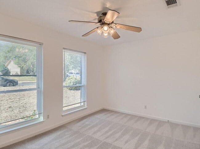 Photo - 3908 Stoney Hill