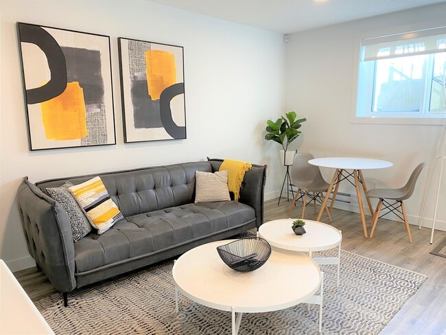 Building Photo - 15024 99 Ave NW Unit BSMT 2