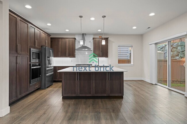 Photo - 5 BED & 2.5 BATH SINGLE FAMILY HOUSE FOR RENT