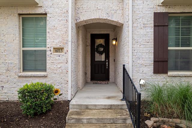 Photo - 6013 Page St