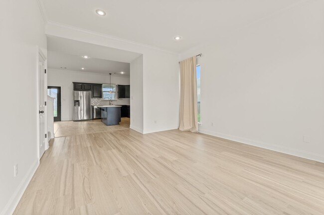 Photo - 18642 Lake Harbor Ln