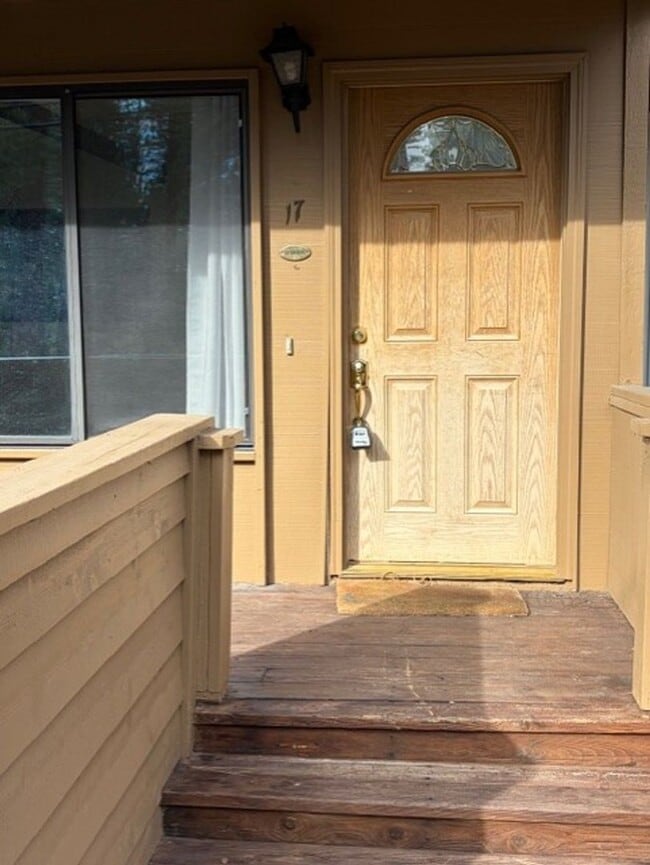 Building Photo - Northwood Estate Charmer