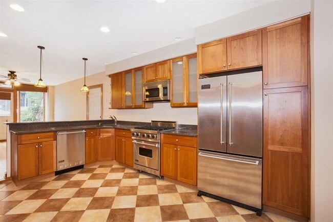 Photo - 202 Warren St