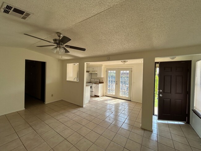 Photo - 3 Bed/1 Bath Near Tinker AFB!