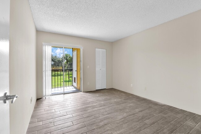 Photo - 414 Meadows Cir