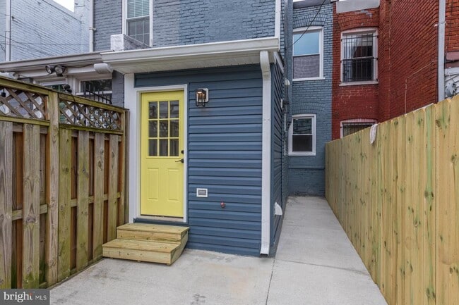 Photo - 239 14th Place, NE