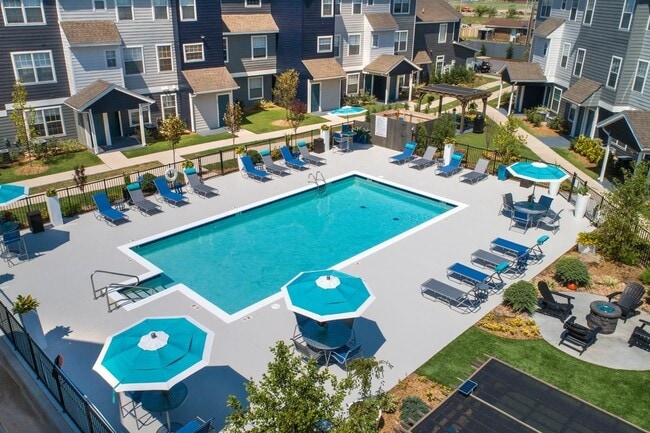 Photo - DISTRICT SIX10