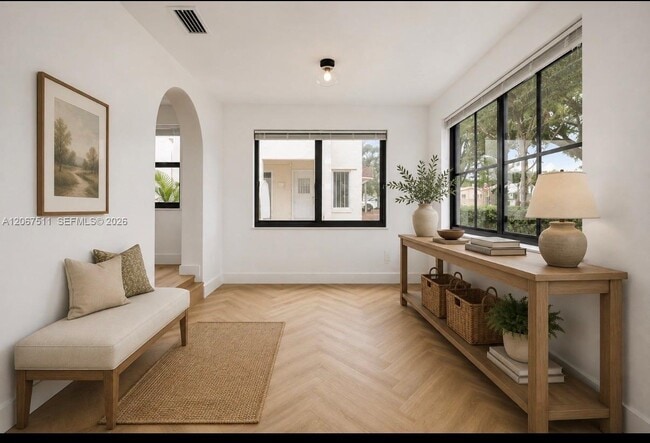 Photo - 220 SW 32nd Ave