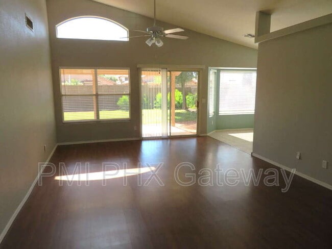 Photo - 1331 W Butler Dr