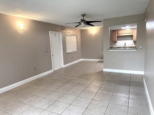 Photo - 5225 Vineland Rd Unit 5225