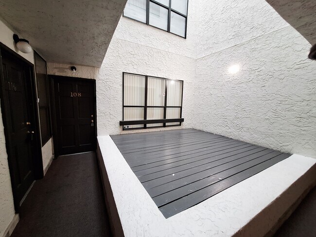 Photo - 2409 Leon St