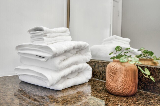 Building Photo - 2540 Prospect St Unit A