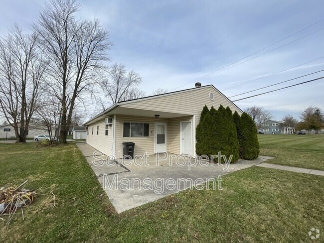 Building Photo - 7608 Bluffton Rd Unit apt 3