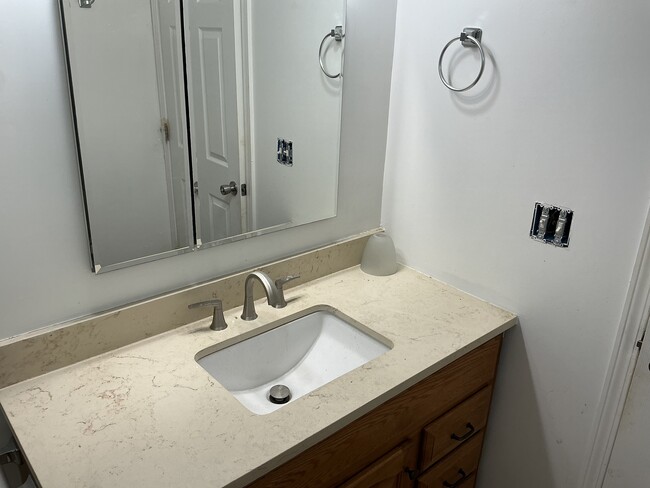 Photo - 4926 Pinevilla St