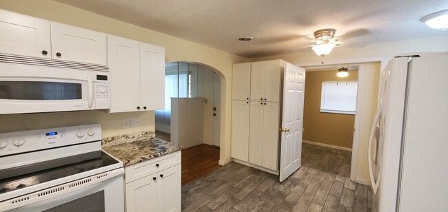 Photo - 714 E Crawford St