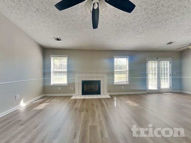 Photo - 4031 Daylily Way