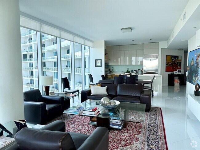 Building Photo - 2020 N Bayshore Dr Unit # 1602 Rental