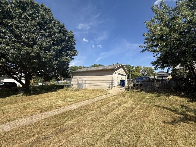 Photo - 2319 SW 9th St