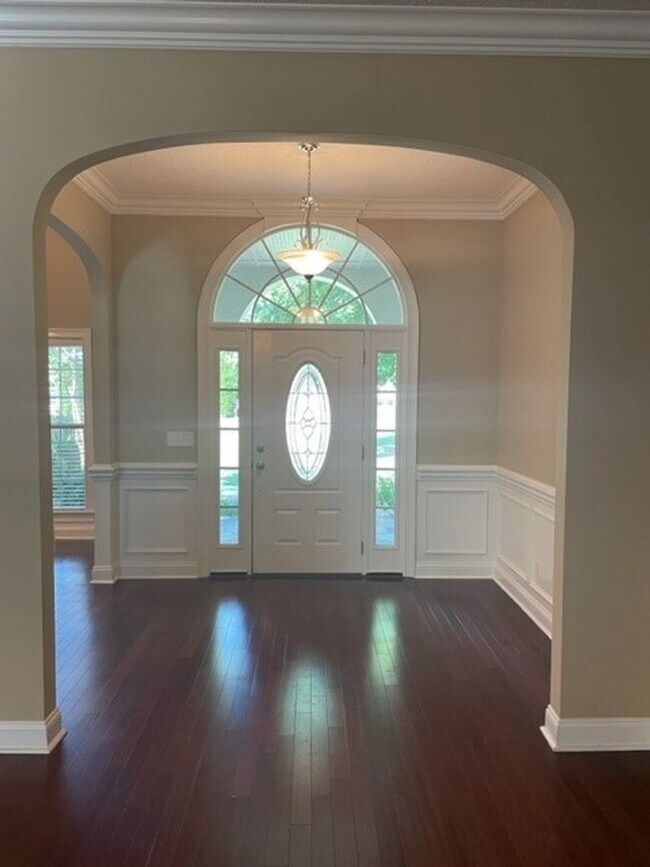 Photo - 4BD/2.5B Home in Grove Point!