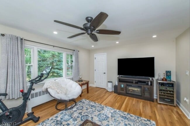 Photo - 8 Wedgewood Dr Unit 10