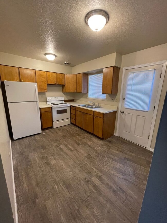 709 Cedar Ave Unit 3