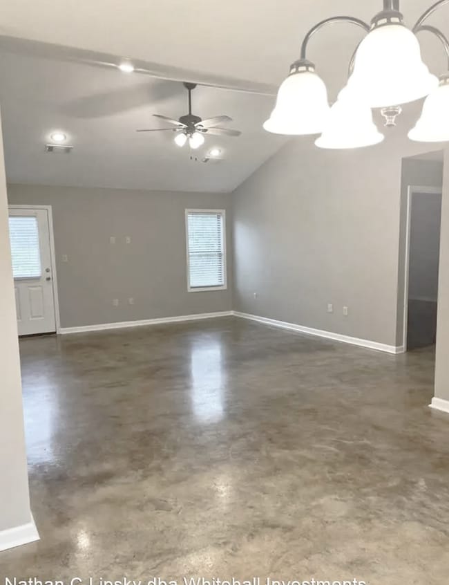 Photo - 4832 Wildwood Ln
