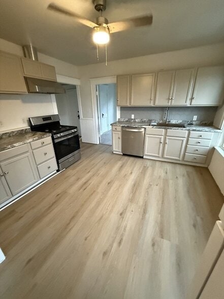 Photo - 643 Rathbun St Unit 3