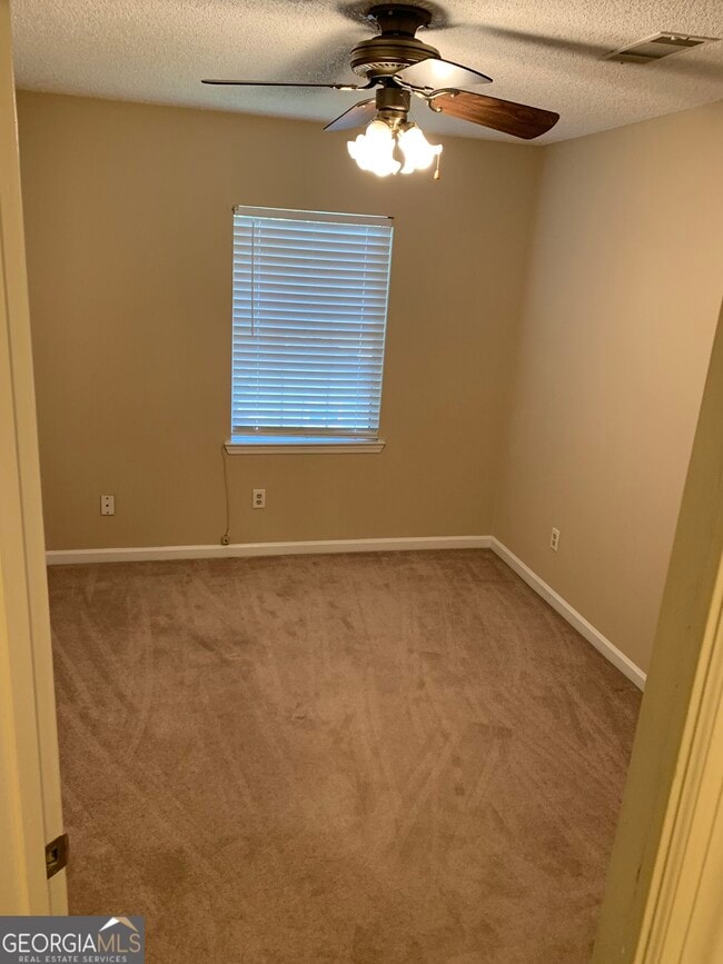 Photo - 105 Cherry Tree Ct