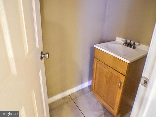 Photo - 2346 Gerritt St