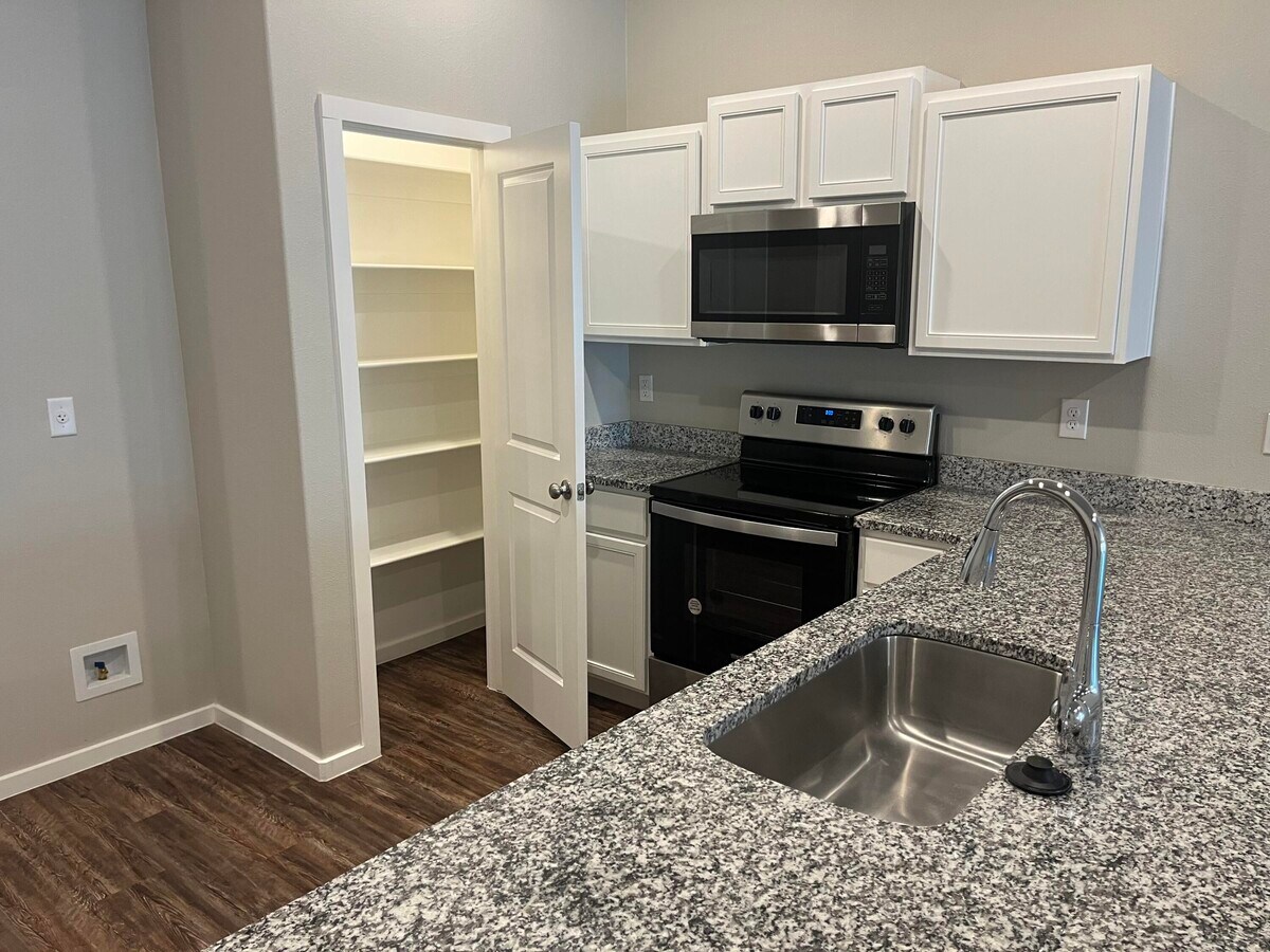 Photo - 2115 N Avenue K