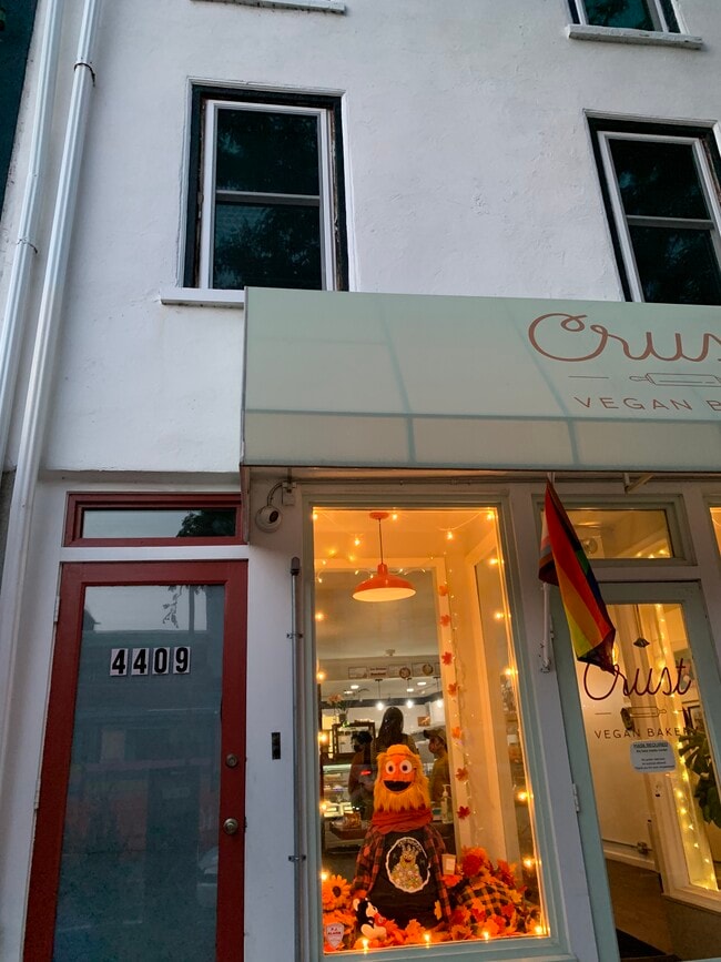 4409 Main st - 4409 Main St Unidad Second floor