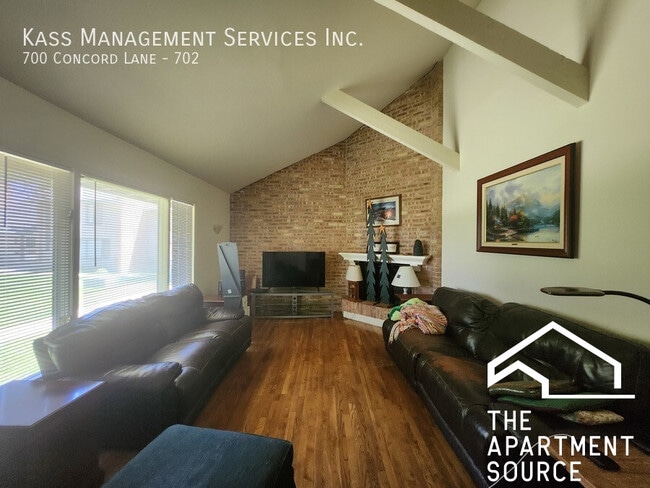 Photo - 700 Concord Ln