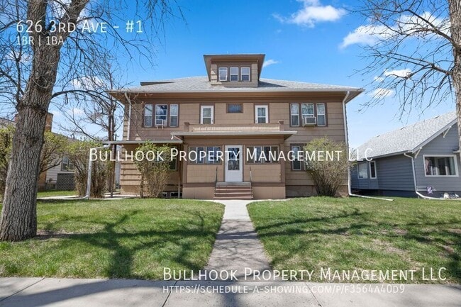 Building Photo - 626 3rd Ave Unit #1