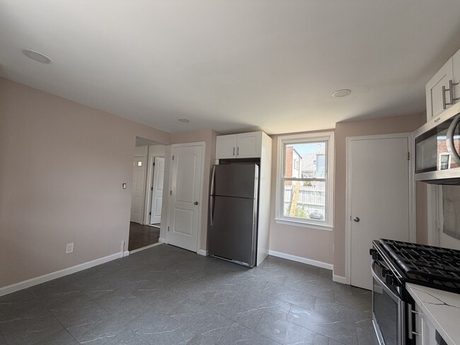Photo - 29 W Somerset St Unit 1