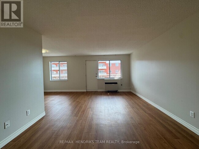 Photo - 610 Lake St Unité 803