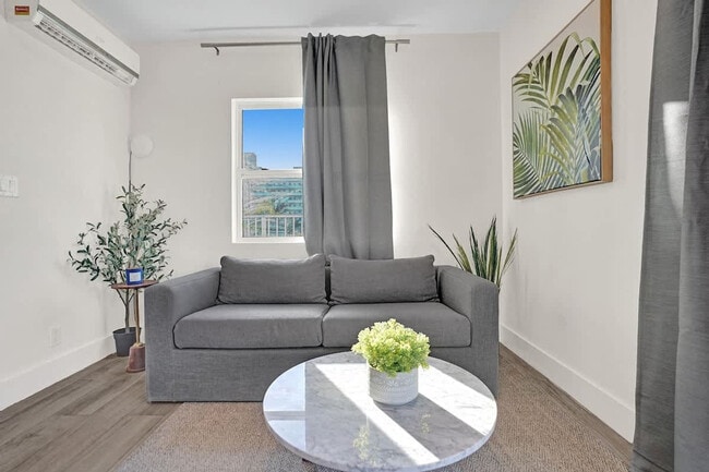 Photo - 3020 Seville St Unidad SI ID1503968P