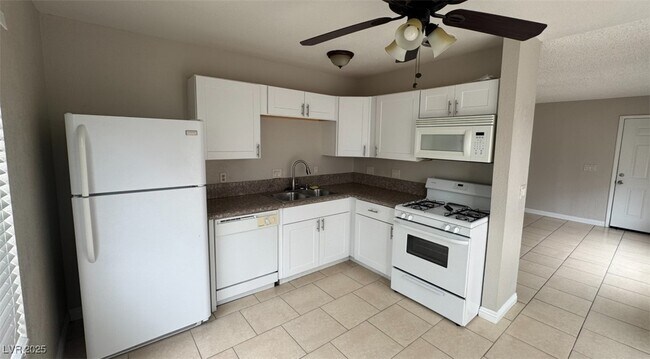 Photo - 4754 Willow Crest Ave