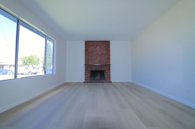 Photo - Come check out this 2/2 house in Mira Mesa...