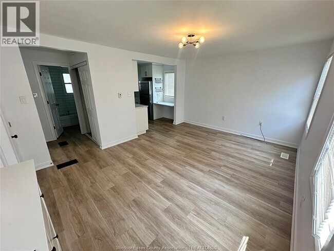 Photo - 1908 Aubin Rd