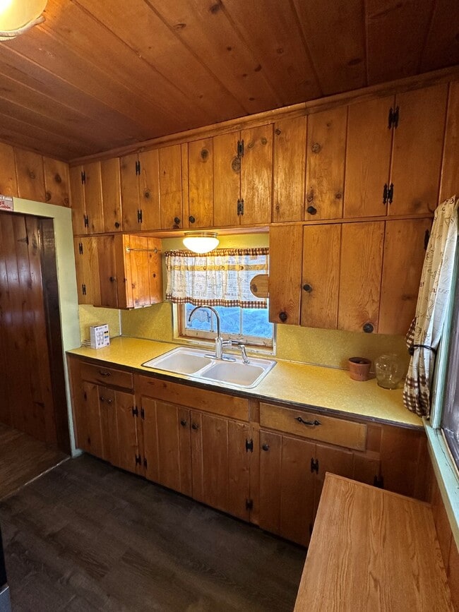 Photo - Two Bedroom Cabin in Indian Hills!