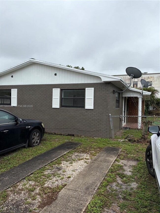 Photo - 6172 SW 44th St Unidad 1