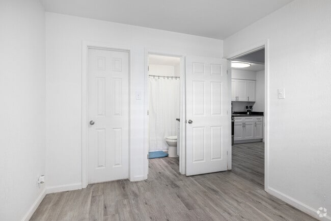 1BR, 1BA - 368SF - Bedroom