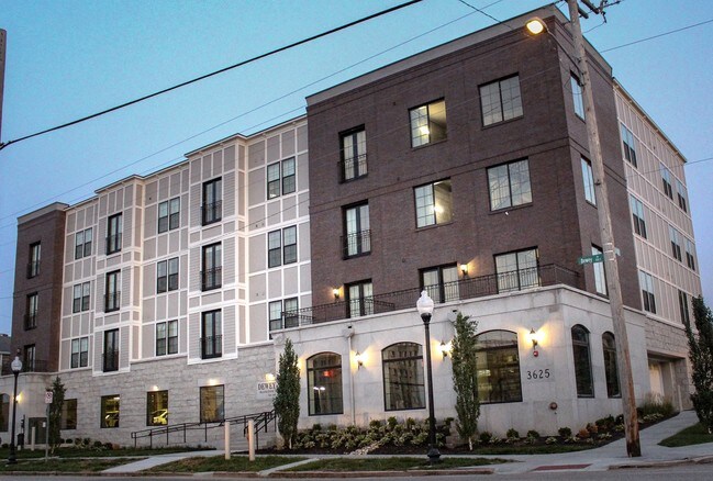 Dewey 3700 - Dewey 3700 Apartments
