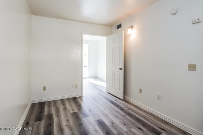 Photo - 770 N Dodge Blvd