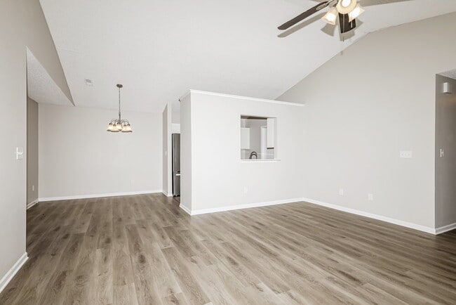 Photo - 280 Harts Ford Way